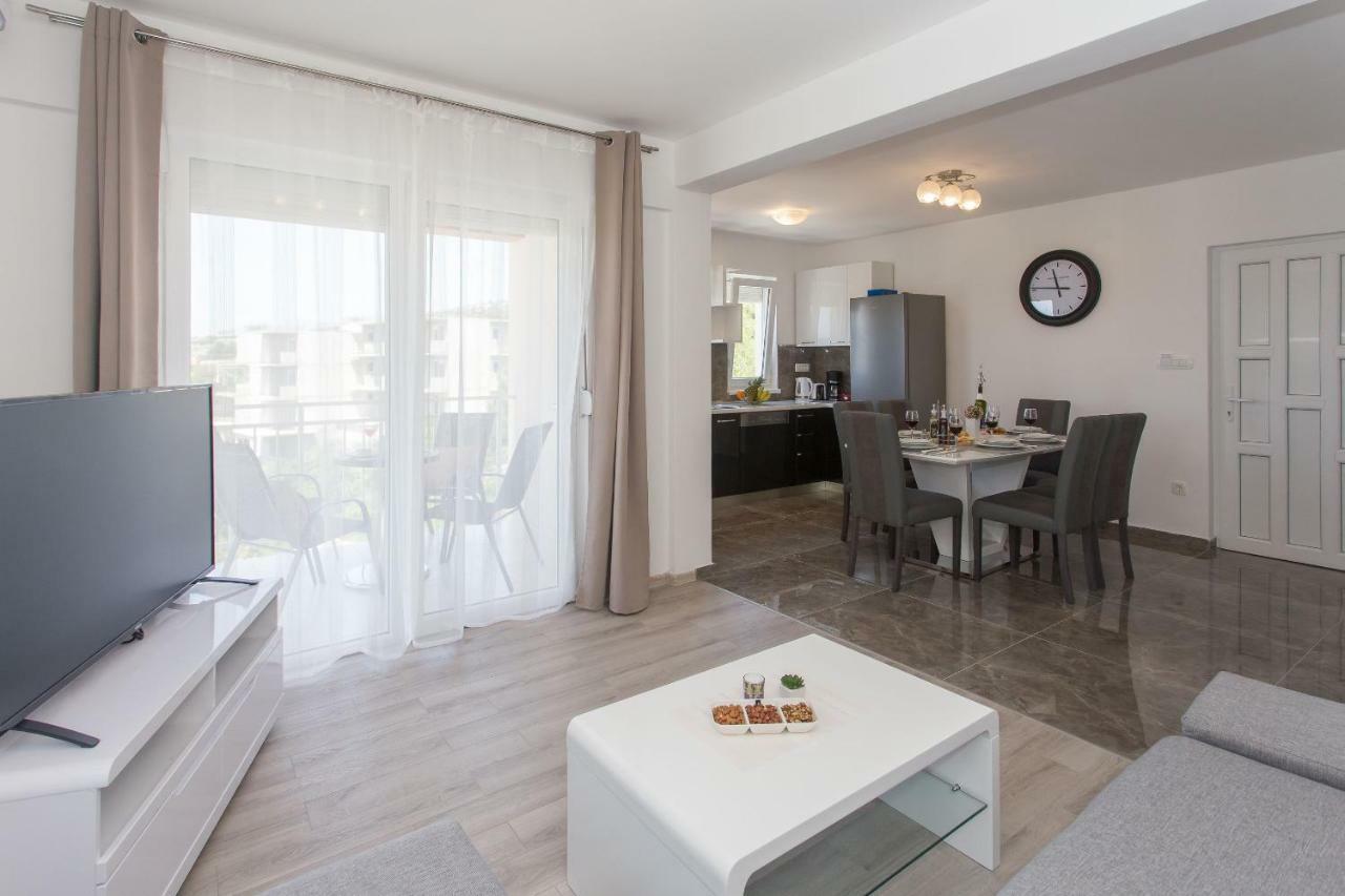 Villa Honey Seget Vranjica Bagian luar foto