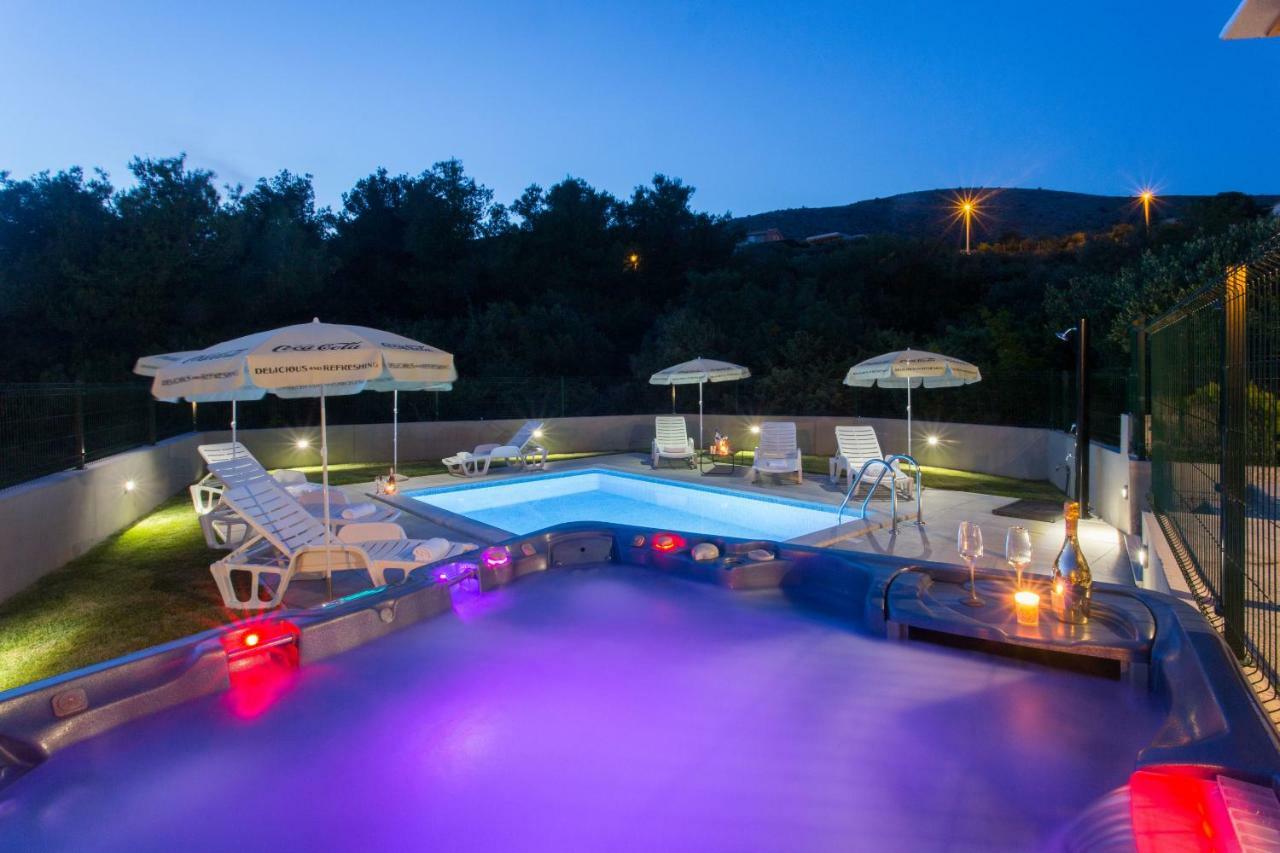 Villa Honey Seget Vranjica Bagian luar foto