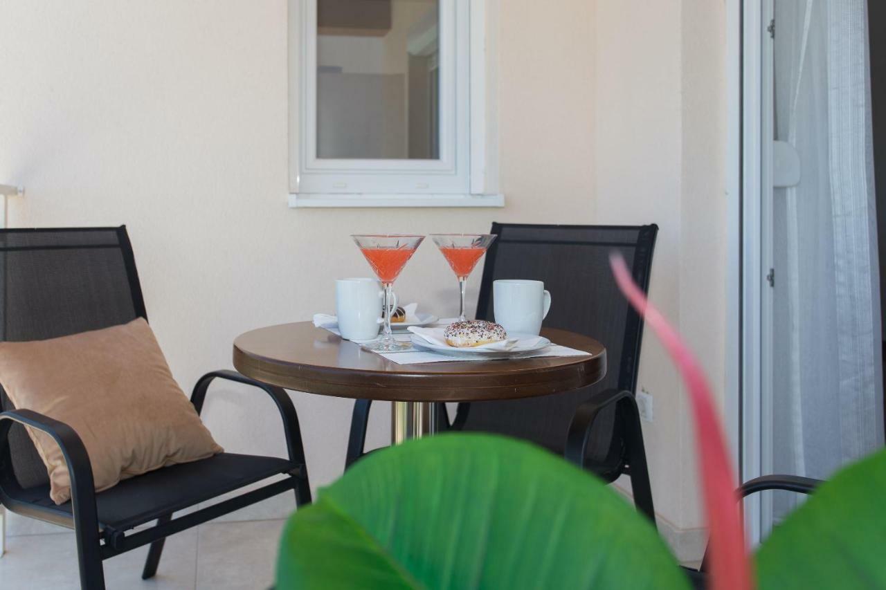 Villa Honey Seget Vranjica Bagian luar foto