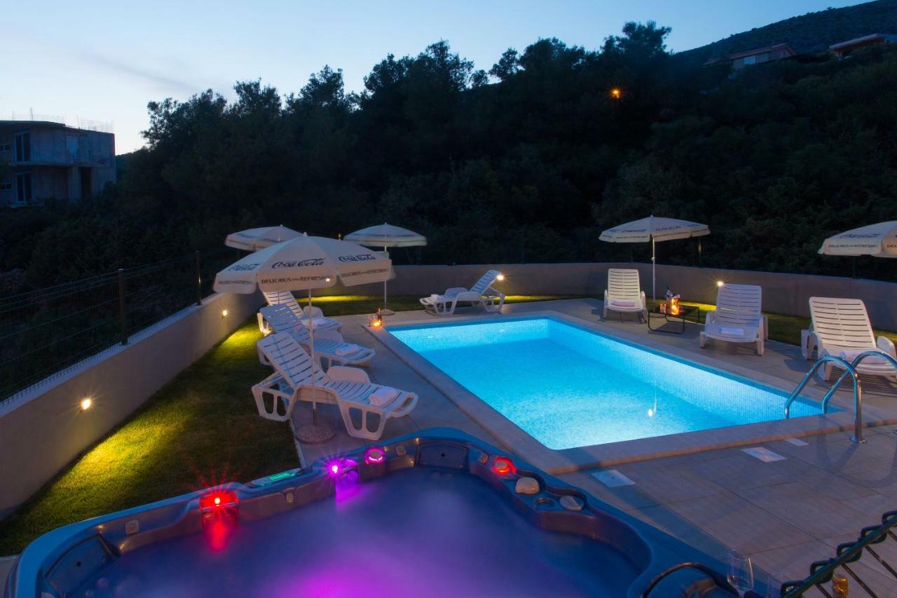Villa Honey Seget Vranjica Bagian luar foto