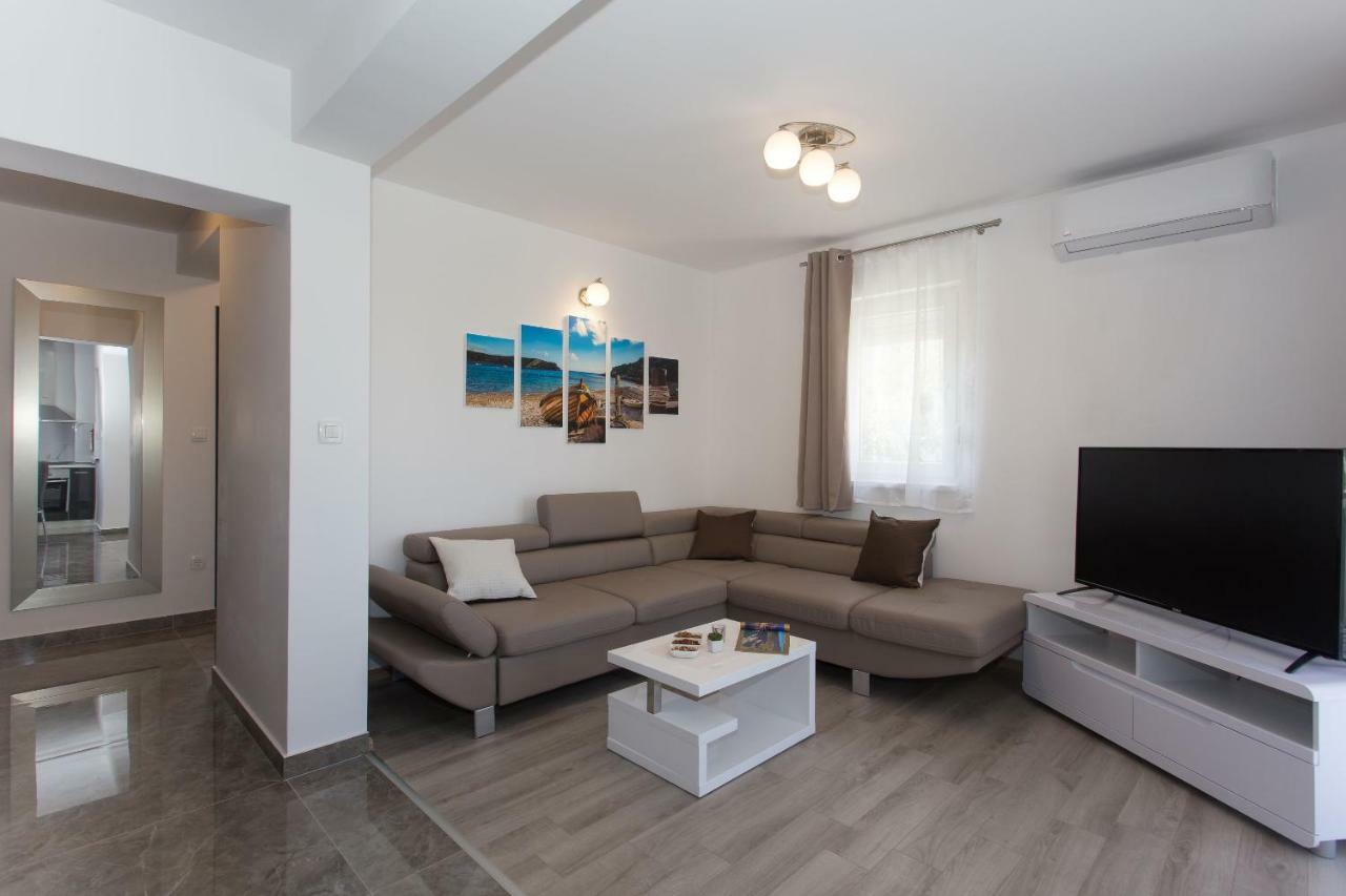 Villa Honey Seget Vranjica Bagian luar foto