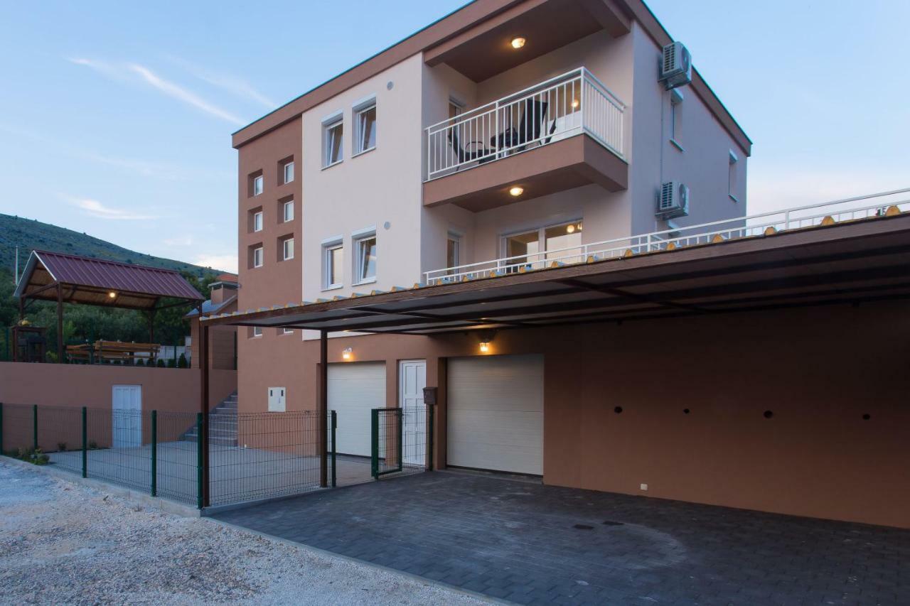 Villa Honey Seget Vranjica Bagian luar foto