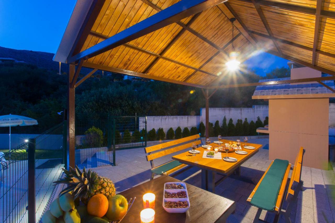 Villa Honey Seget Vranjica Bagian luar foto